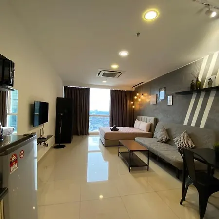 Pinnacle Pj @ Penguin Homes Petaling Jaya Exterior photo