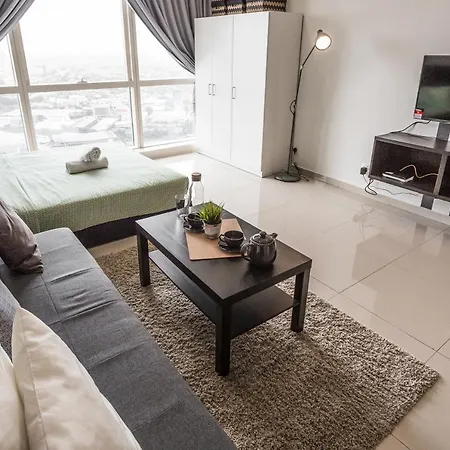 Pinnacle Pj @ Penguin Homes Petaling Jaya Exterior photo