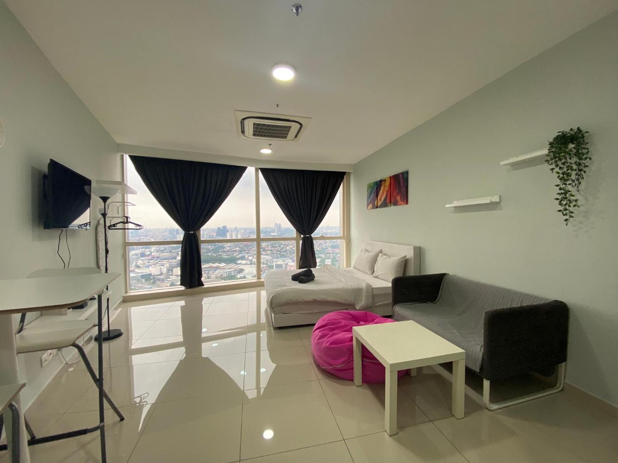 Pinnacle Pj @ Penguin Homes Apartment